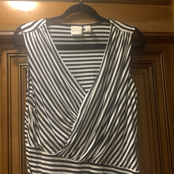 Chicos Cross Over Front Blouse Striped Blue Top Angled Hem Size Large (2) - Picture 3 of 7